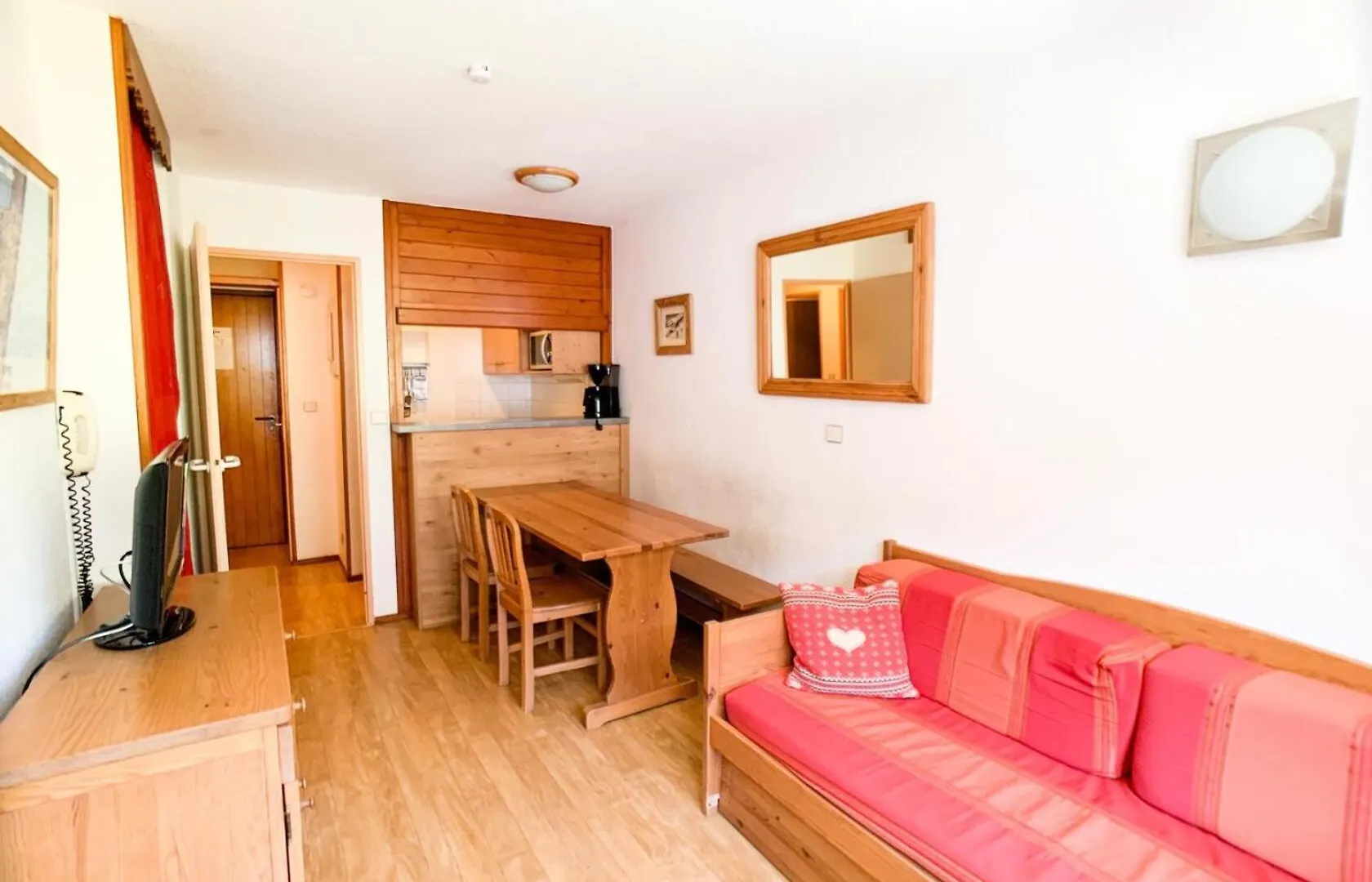 Residence Hameau Du Borsat 3 - Appartement Lumineux - Acces Direct Aux Pistes Mae-2684 contacts